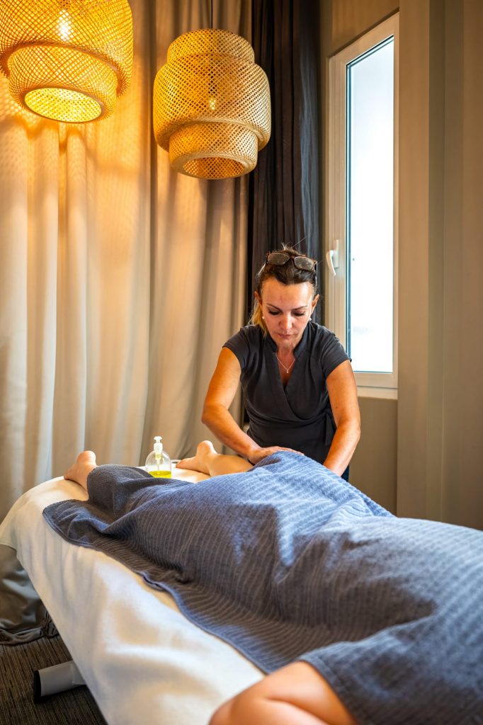 Soin en cabine à l’institut Beauté Désirée à Nice