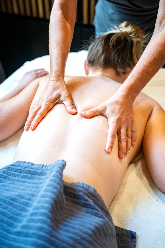Massage drainant du dos à l’institut Beauté Désirée à Nice